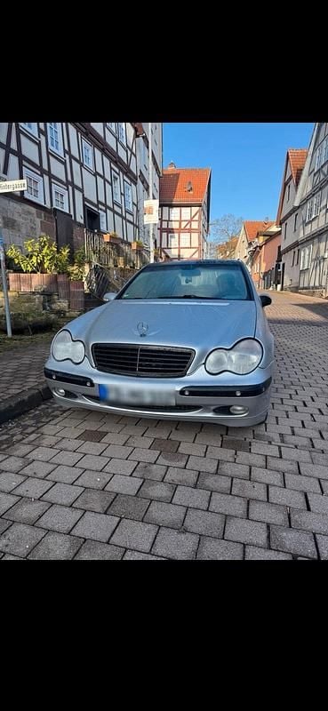 Gebraucht Mercedes C220 143 PS (105 kW) 2003 Silber Limousine