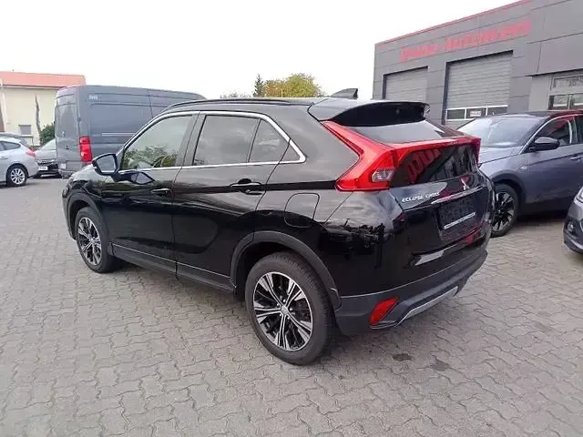 Używany Mitsubishi Eclipse Cross 163 KM (119 kW) 2020 Czarny SUV