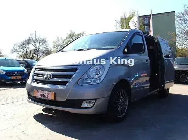 Gebraucht Hyundai H-1 Premium 170 PS (125 kW) 2017 Grau Van / Kleinbus