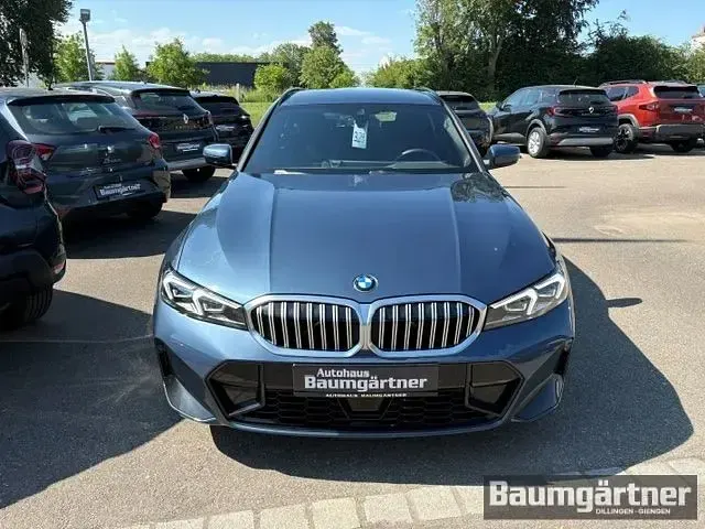 Gebraucht BMW 330 M Sport 245 PS (180 kW) 2025 Blau Kombi