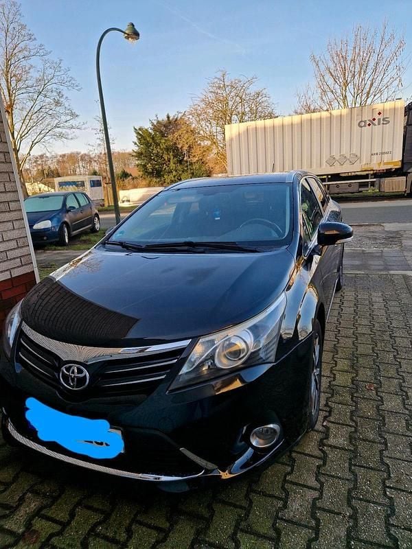 Schwarz Gebraucht 2012 Toyota Avensis T2 Kombi | 5.900 € (Guter Preis) - Bild 1/4