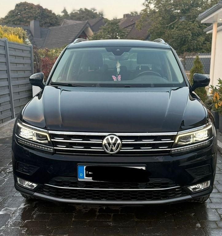 Schwarz Gebraucht 2016 VW Tiguan Highline SUV | 15.999 € (Fairer Preis) - Bild 1/4