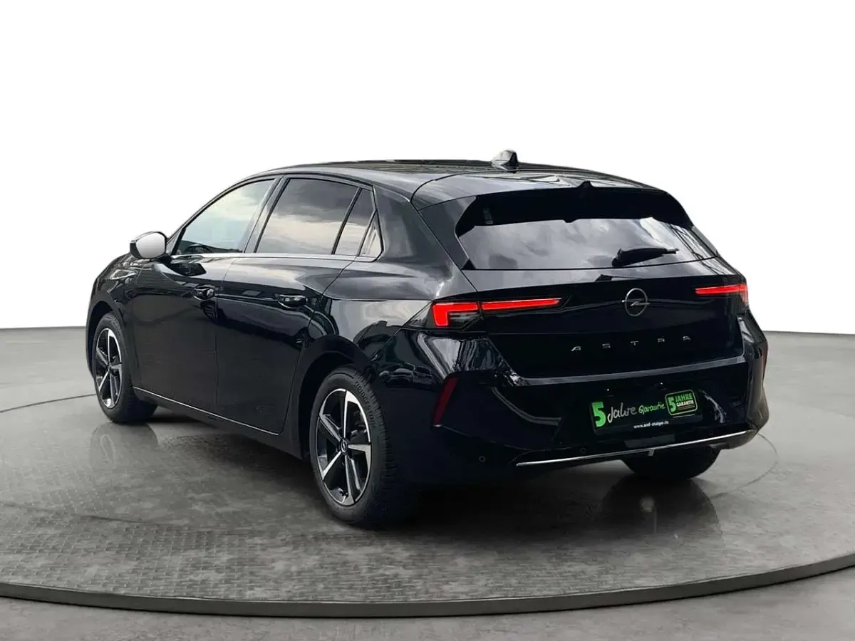 Gebraucht Opel Astra Elegance 131 PS (96 kW) 2023 Schwarz Kleinwagen