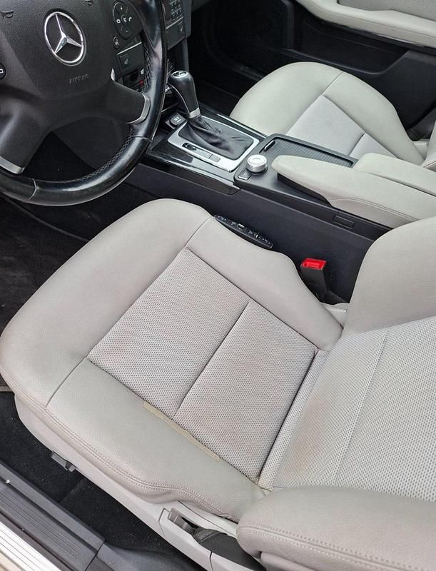 Second-hand Mercedes E220 170 CP (125 kW) 2009 Auriu Berlinǎ