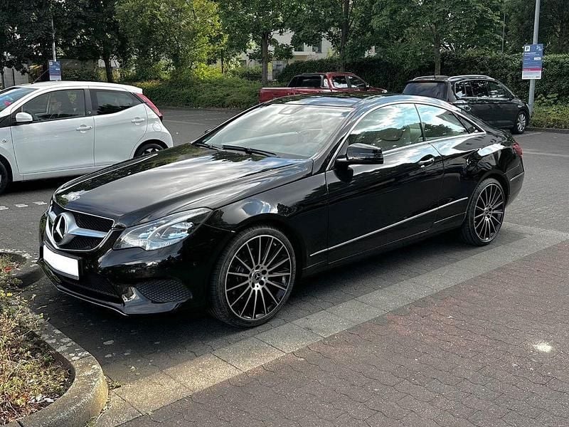 Schwarz Gebraucht 2013 Mercedes E250 Sport Coupé | 22.999 € (Etwas zu teuer) - Bild 1/4