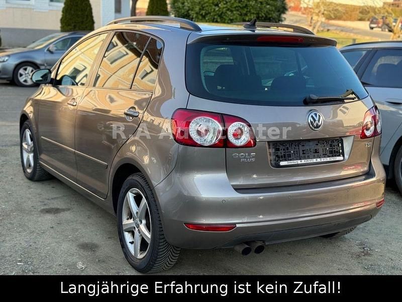 Gebraucht VW Golf VII Match 122 PS (89 kW) 2013 Braun Limousine