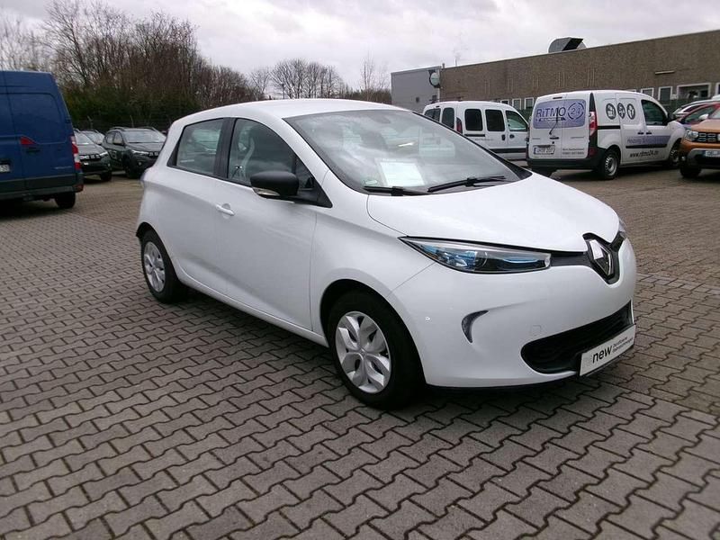 Gebraucht Renault Zoe Life 42 kW (58 PS) 2018 Arktisweiß Kleinwagen