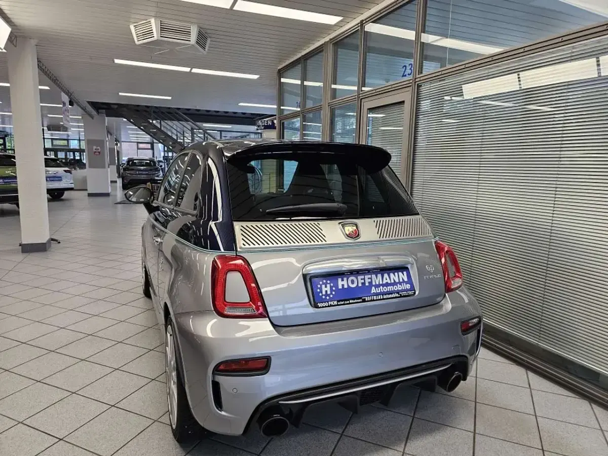 Gebraucht Abarth 695 179 PS (131 kW) 2019 Grau (metallic) Kleinwagen