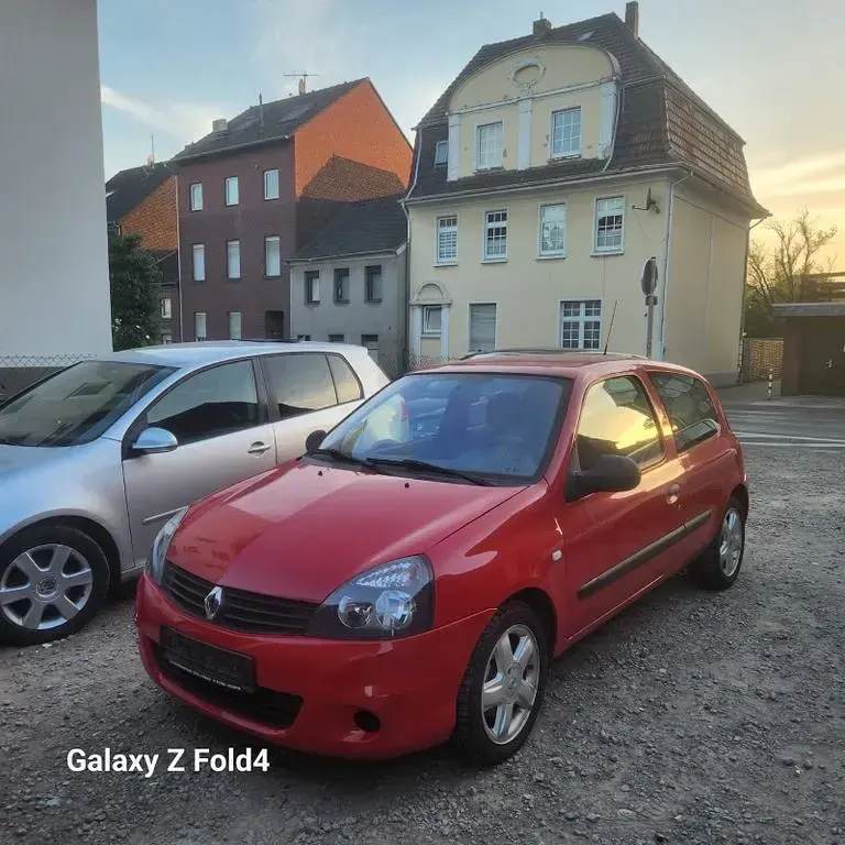 Gebraucht Renault Clio II Authentique 75 PS (55 kW) 2011 Rot Limousine