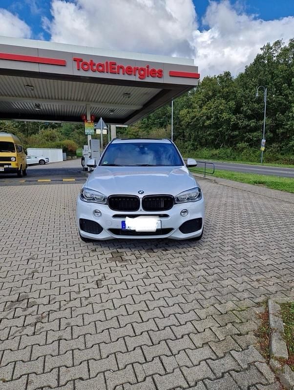 Silber Gebraucht 2017 BMW X5 M M Sport SUV | 39.500 € (Fairer Preis) - Bild 1/4