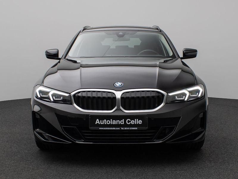 Gebraucht BMW 320e Sport Line 204 PS (150 kW) 2022 Schwarz 2668 Kombi