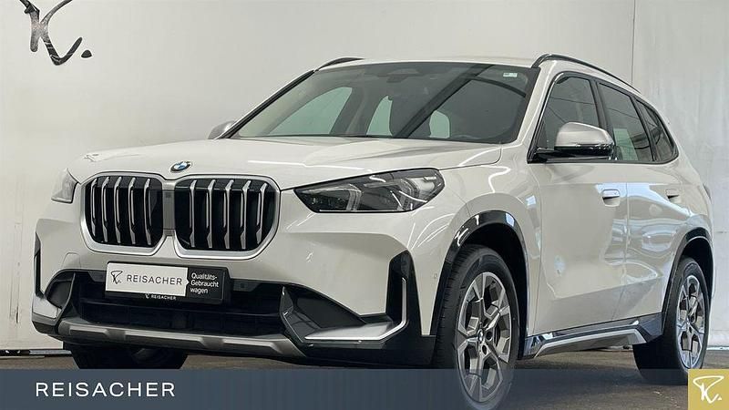 Weiß Gebraucht 2022 BMW X1 Luxury Line SUV | 34.870 € (Fairer Preis) - Bild 1/4