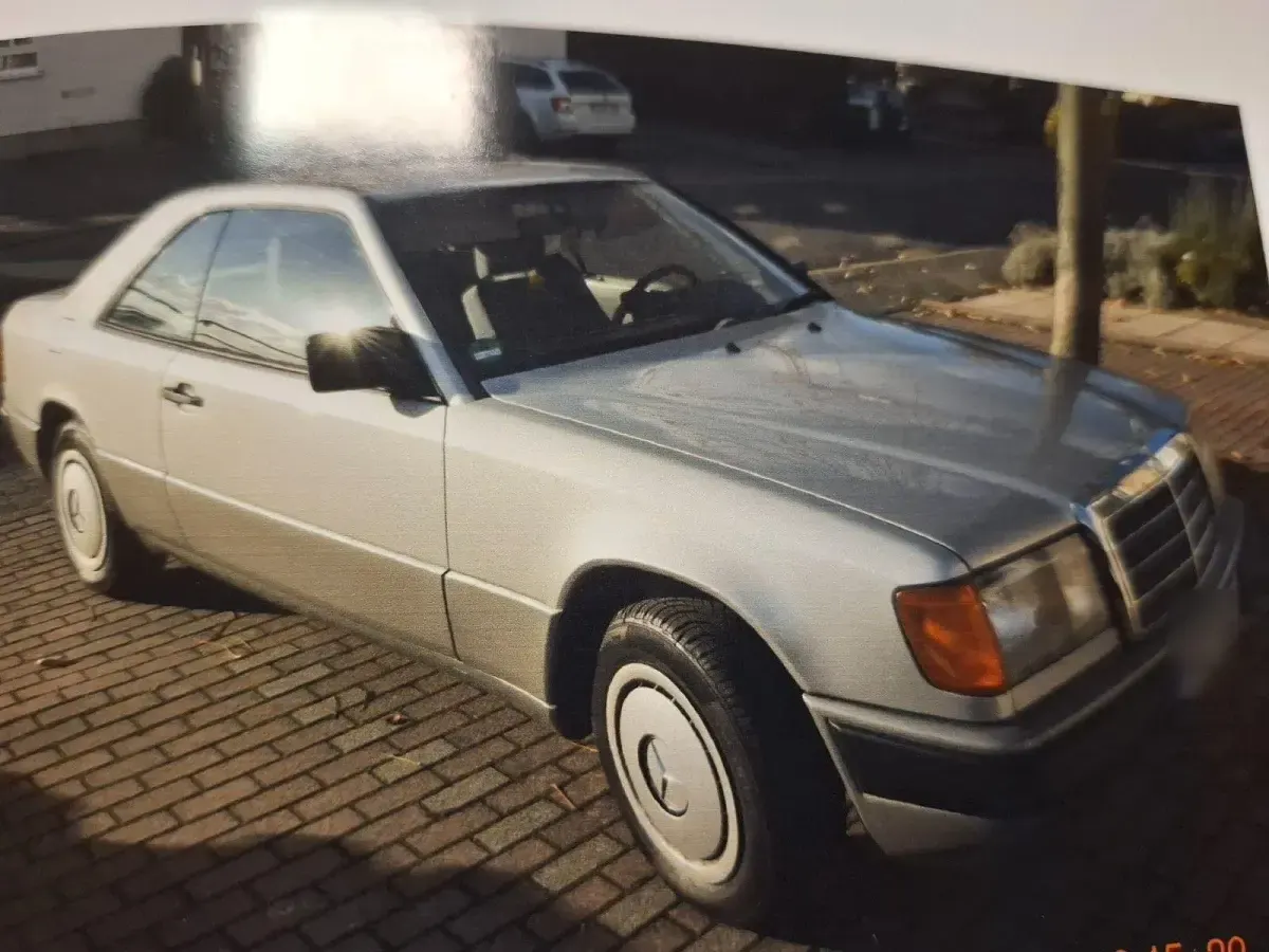 Second-hand Mercedes E300 179 CP (131 kW) 1988 Argintiu Coupe
