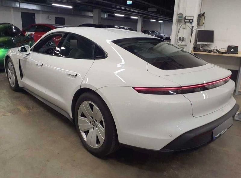 Gebraucht Porsche Taycan Performance Package 350 kW (476 PS) 2022 Weiß Limousine