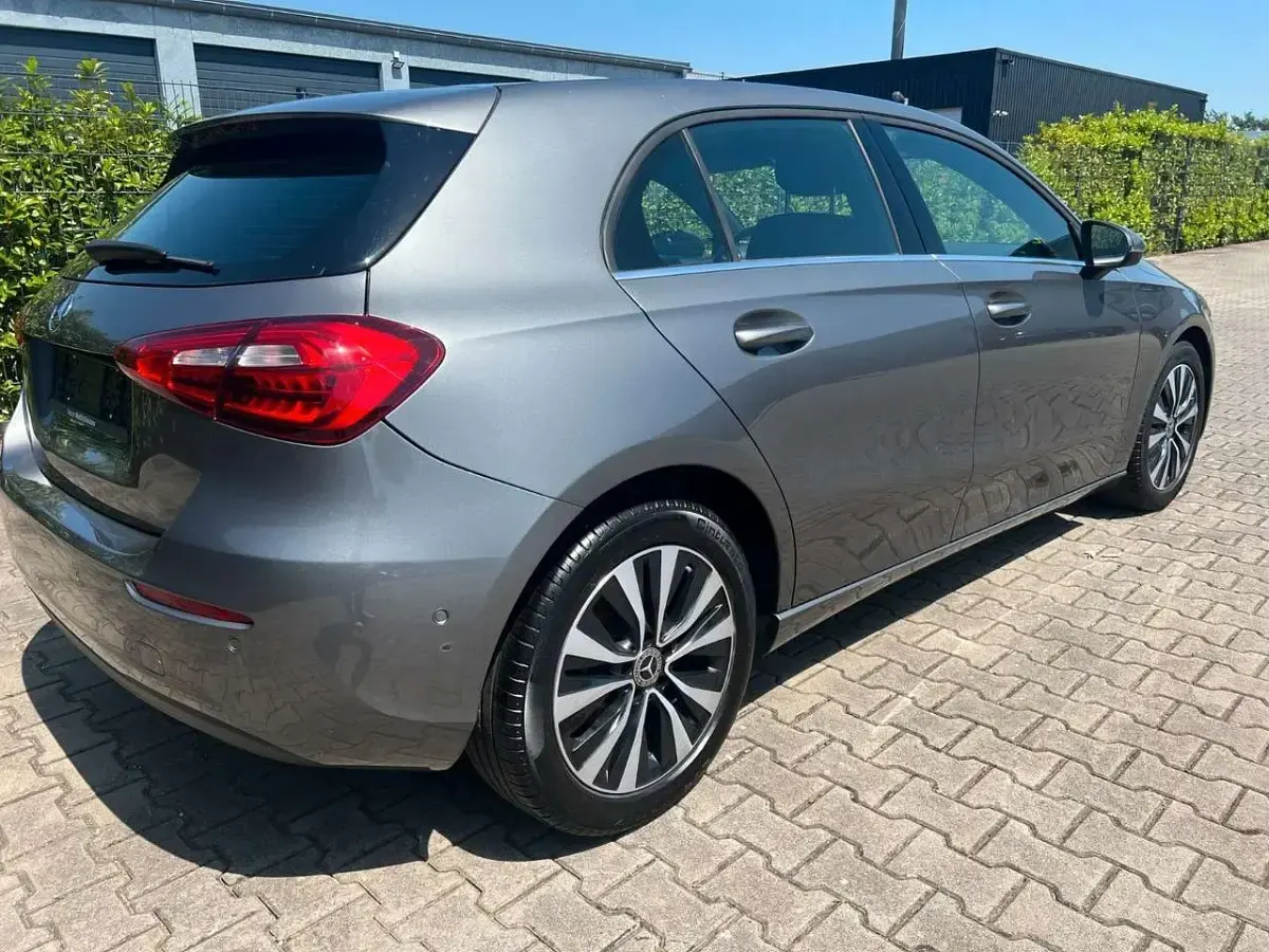 Gebraucht Mercedes A200 150 PS (110 kW) 2020 Grau Limousine