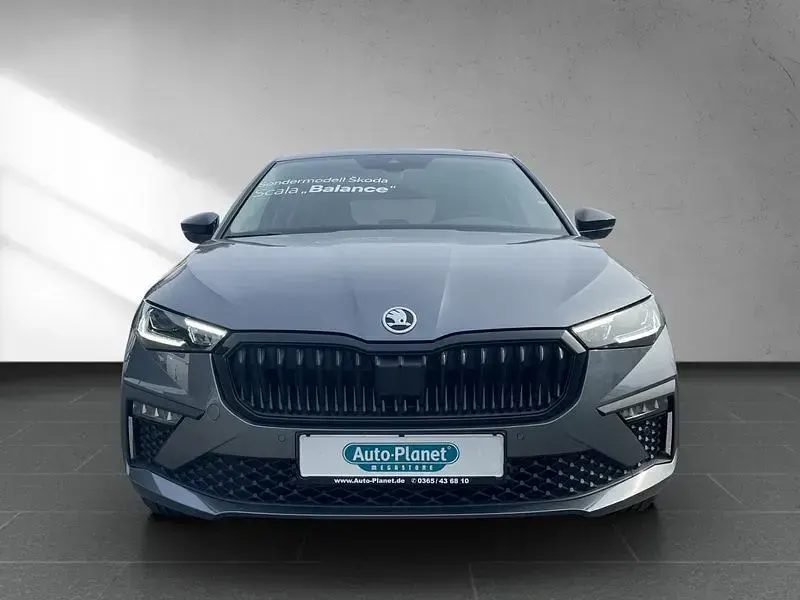 Gebraucht Skoda Scala 150 PS (110 kW) 2026 Grau Kleinwagen