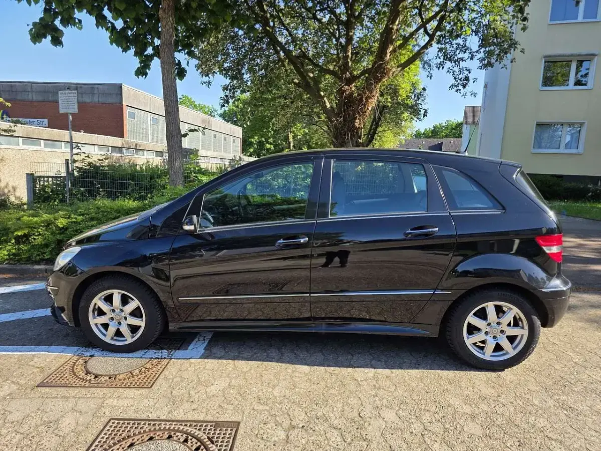 Gebraucht Mercedes B200 140 PS (102 kW) 2007 Schwarz Van / Kleinbus