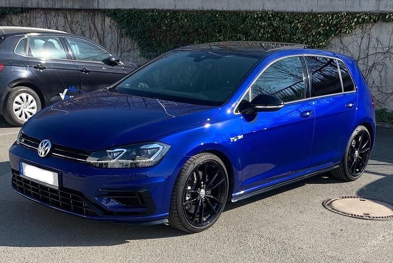 Blau Gebraucht 2019 VW Golf VII R Limousine | 26.000 € (Etwas zu teuer) - Bild 1/4
