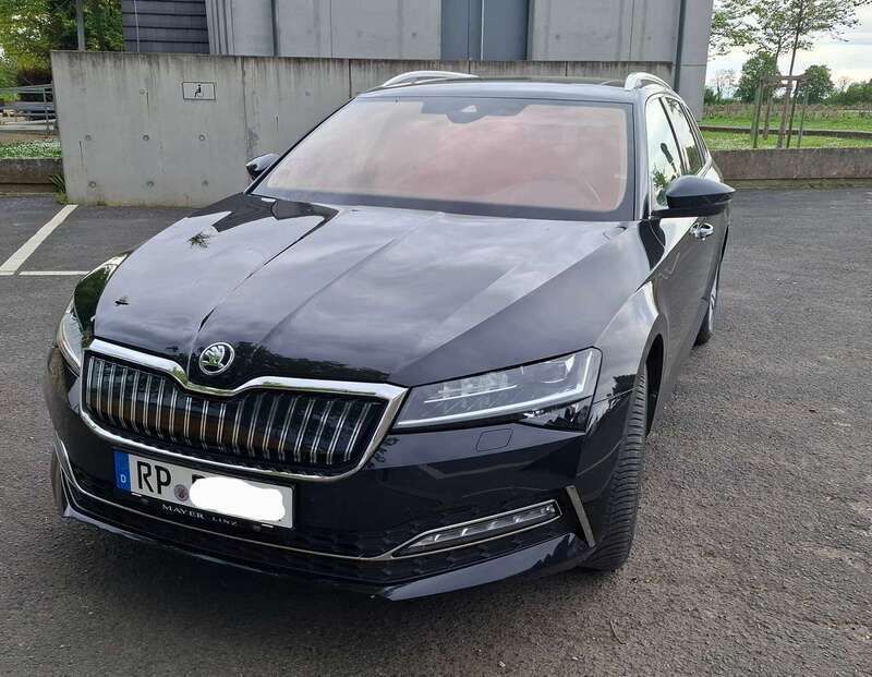 Schwarz Gebraucht 2021 Skoda Superb Style Kombi | 26.700 € (Fairer Preis) - Bild 1/4