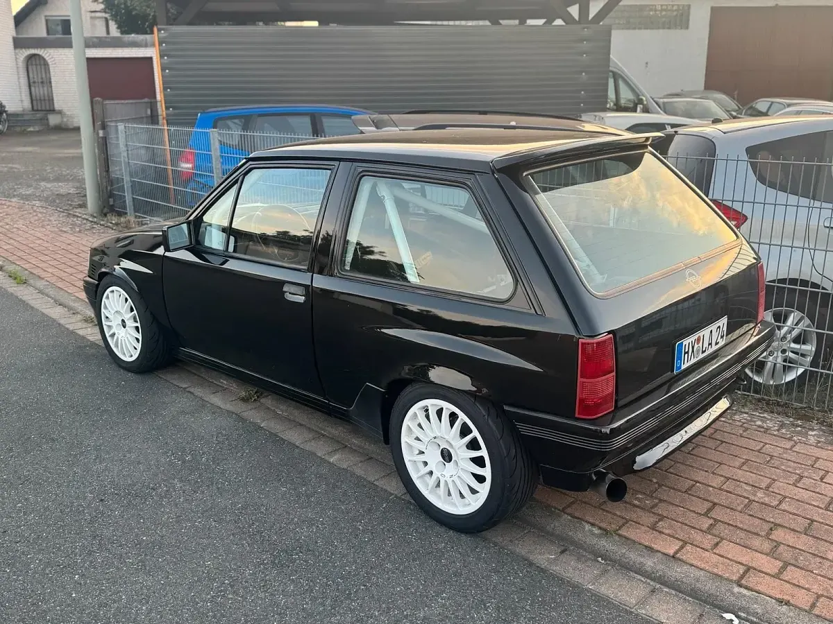 Gebraucht Opel Corsa 150 PS (110 kW) 1993 Schwarz Kleinwagen