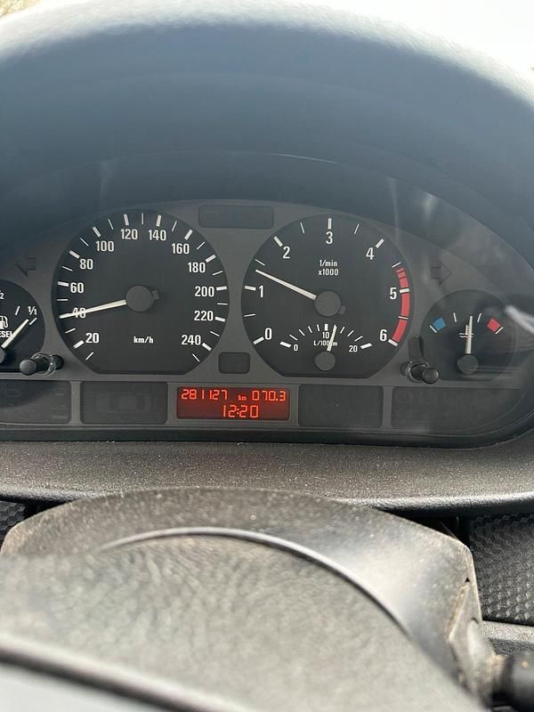 Gebraucht BMW 330 184 PS (135 kW) 2000 Grau Limousine