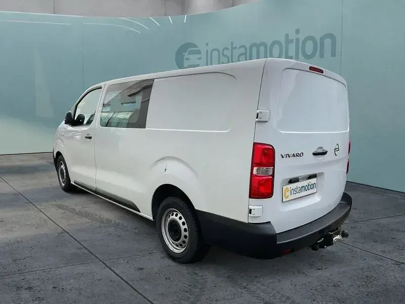 Gebraucht Opel Vivaro 145 PS (106 kW) 2023 Weiß Van / Kleinbus