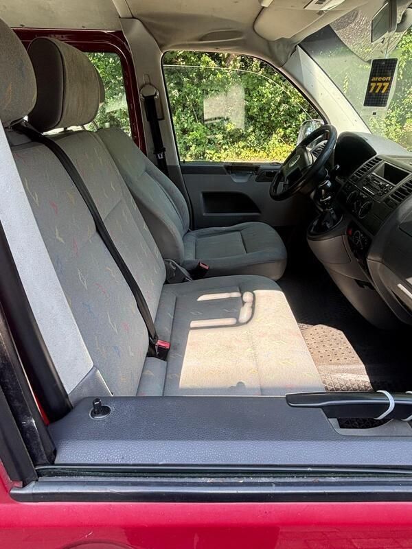 Rot Gebraucht 2004 VW T5 Van | 6.900 € (Guter Preis) - Bild 1/4