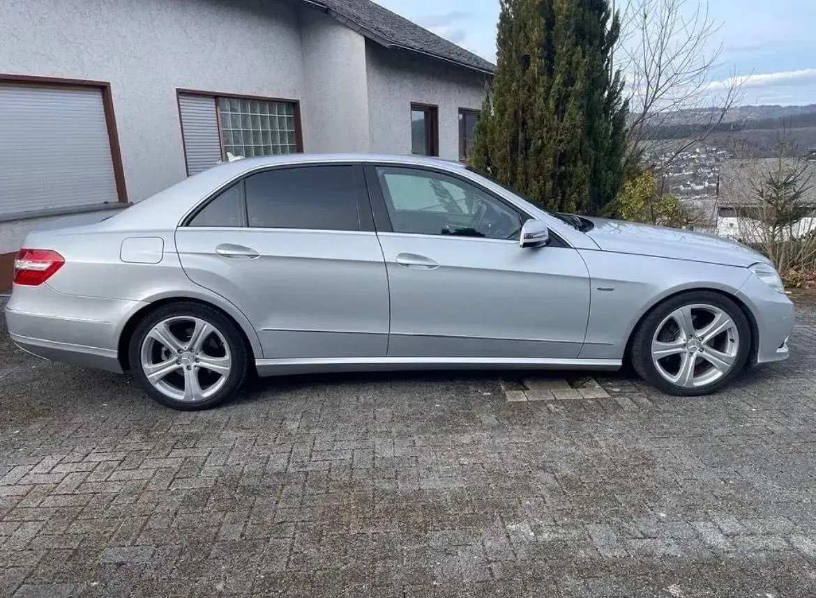Brugt Mercedes E350 Avantgarde 231 HK (169 kW) 2011 Sølv Sedan