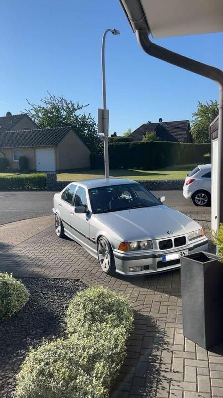 Silber Gebraucht 1996 BMW 323 M Sport Limousine | 12.900 € (Etwas zu teuer) - Bild 1/4