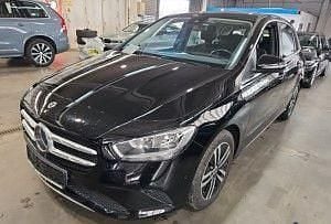 Schwarz Gebraucht 2021 Mercedes B250e Van / Kleinbus | 17.699 € (Fairer Preis) - Bild 1/4