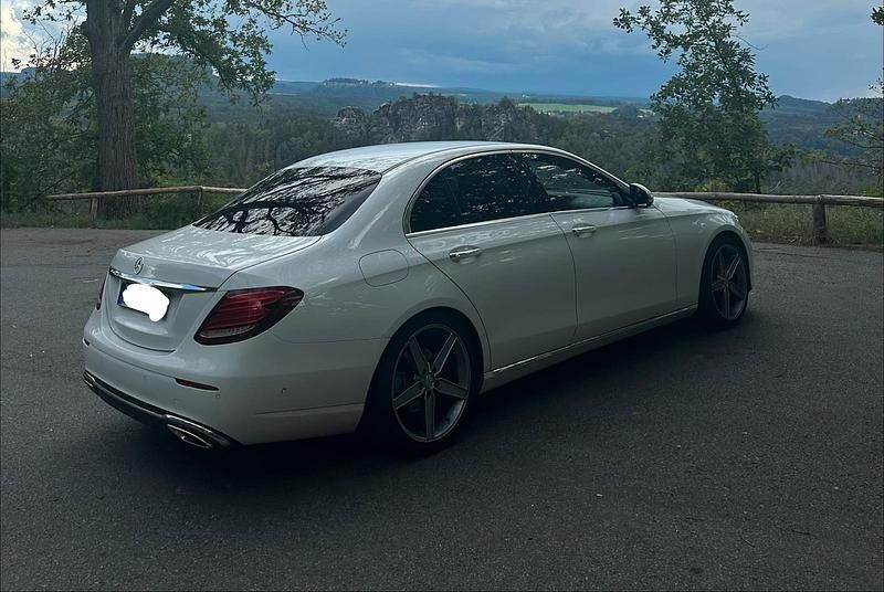 Gebraucht Mercedes E200 230 PS (169 kW) 2016 Weiß Limousine