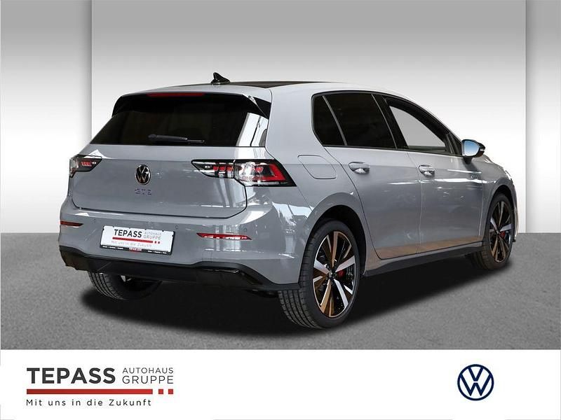 Usata VW Golf VIII GTE 272 CV (200 kW) 2025 Grigio Berlina