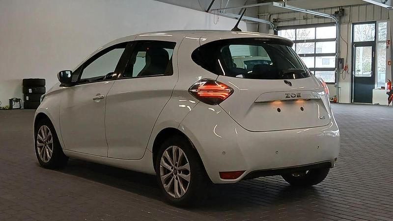 Gebraucht Renault Zoe Experience 50 kW (69 PS) 2022 Weiß Kleinwagen