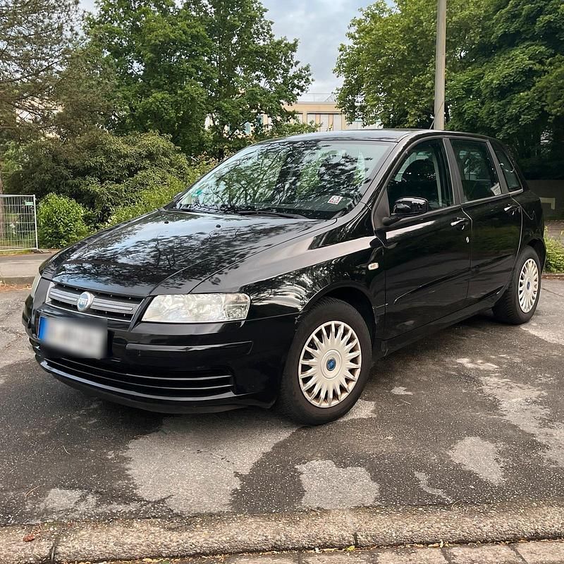 Schwarz Gebraucht 2008 Fiat Stilo Limousine | 1.100 € (Fairer Preis) - Bild 1/4