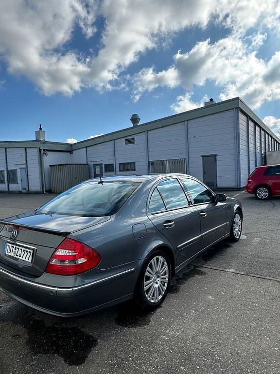 Gebraucht Mercedes E200 Avantgarde 163 PS (119 kW) 2005 Grau Limousine
