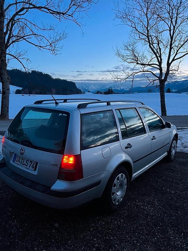 Gebraucht VW Golf IV 101 PS (74 kW) 2005 Silber Kombi