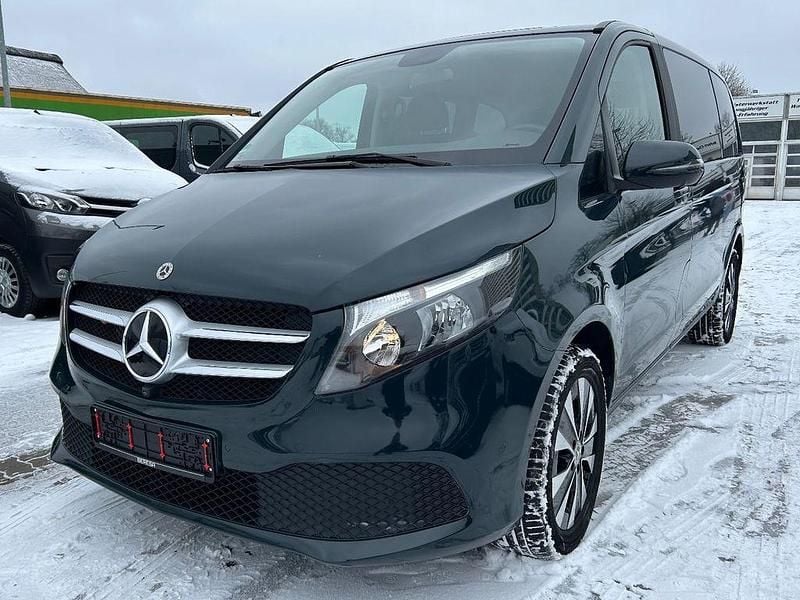 Gebraucht Mercedes V220 163 PS (119 kW) 2021 Grün Van / Kleinbus