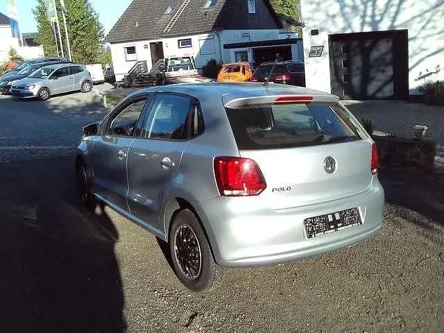 Gebraucht VW Polo Trendline 60 PS (44 kW) 2012 Reflexsilber metallic (metallic) Kleinwagen