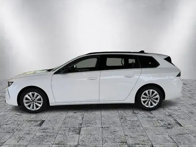 Używany Opel Astra 110 KM (80 kW) 2024 Biały Kombi