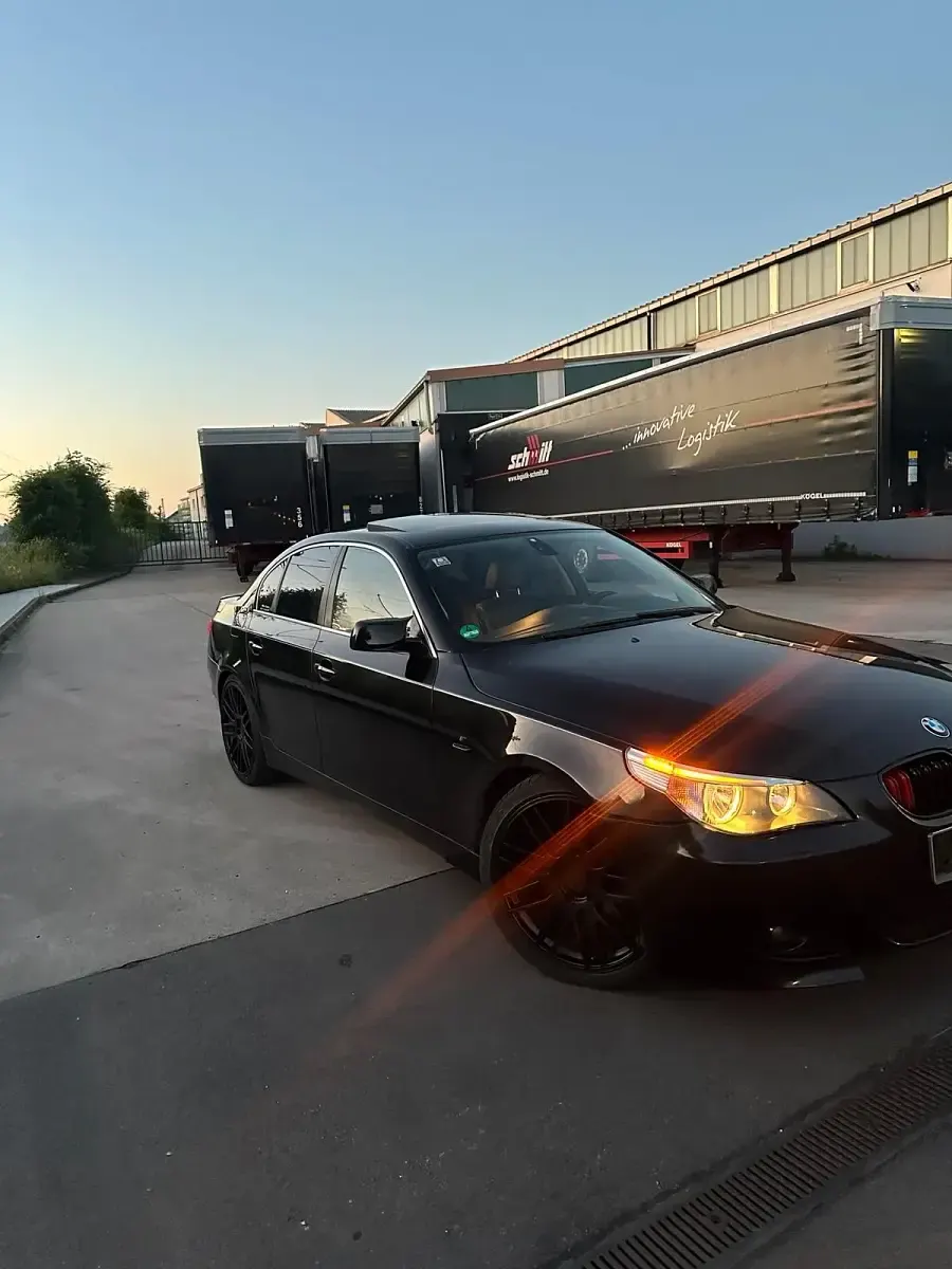 Gebraucht BMW 525 Sport Line 191 PS (140 kW) 2005 Schwarz Limousine
