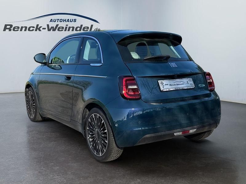 Gebraucht Fiat 500e La Prima 86 kW (118 PS) 2023 Gruen Kleinwagen