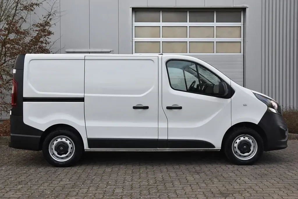 Gebraucht Opel Vivaro 120 PS (88 kW) 2018 Weiß Van / Kleinbus