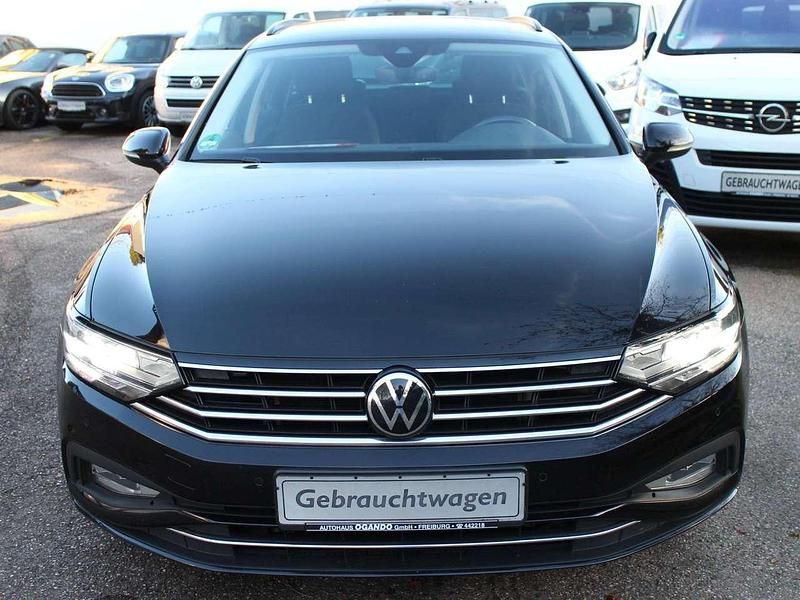 Gebraucht VW Passat Business 150 PS (110 kW) 2022 Deep black perleffekt Kombi