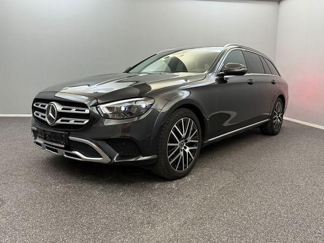 Gebraucht Mercedes E200 AMG 197 PS (144 kW) 2020 Schwarz Limousine