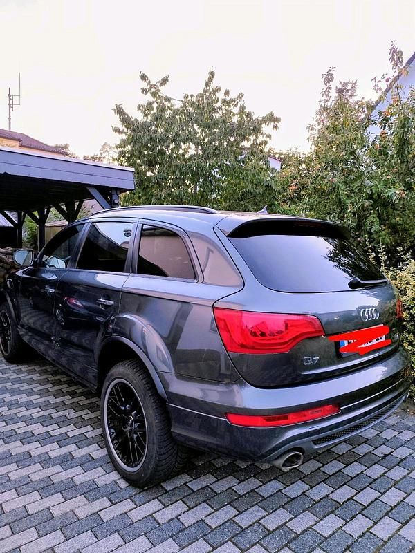 Grau Gebraucht 2013 Audi Q7 S-Line SUV | 15.000 € (Guter Preis) - Bild 1/4