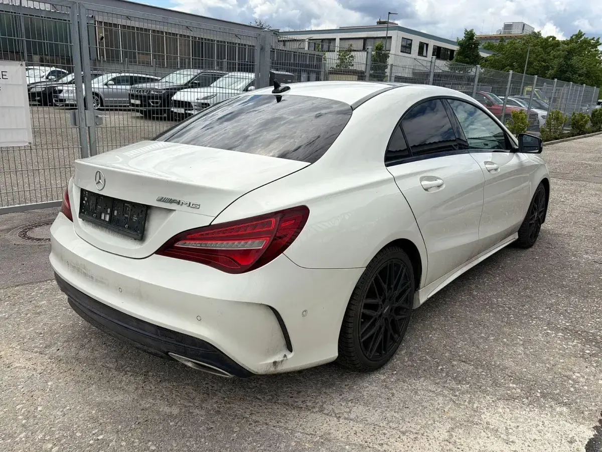 Gebraucht Mercedes CLA220 AMG line 177 PS (130 kW) 2017 Weiß Limousine