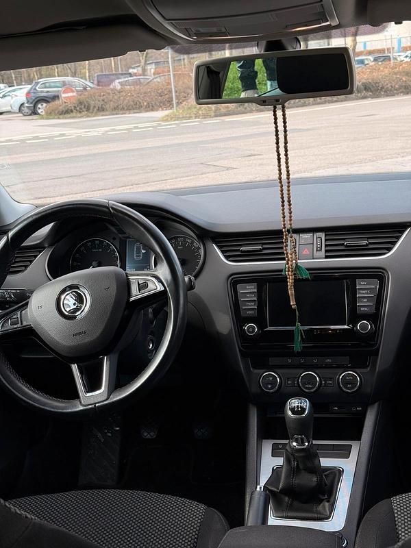 Gebraucht Skoda Octavia 2015 Schwarz Kleinwagen