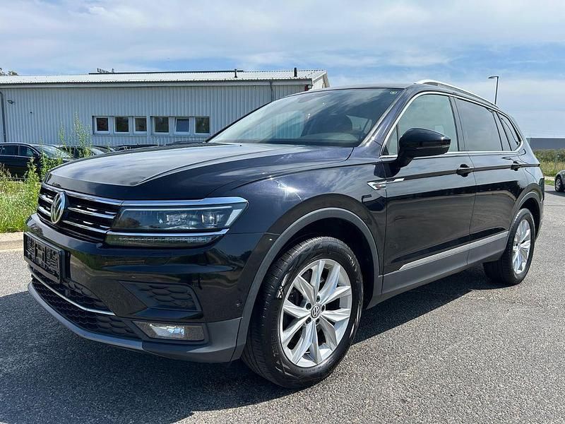 Schwarz Gebraucht 2018 VW Tiguan Allspace Highline SUV | 23.000 € (Fairer Preis) - Bild 1/4