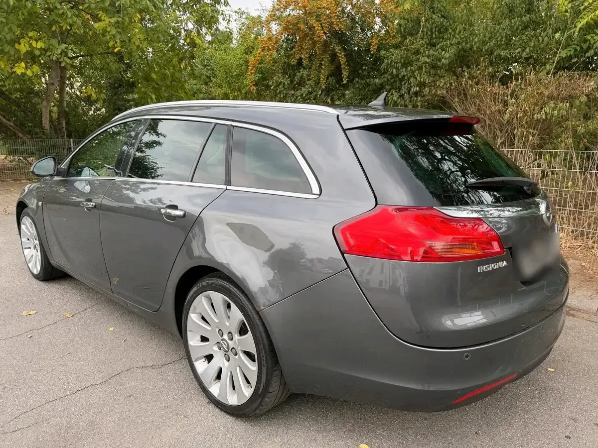 Gebraucht Opel Insignia 160 PS (117 kW) 2012 Grau Kombi