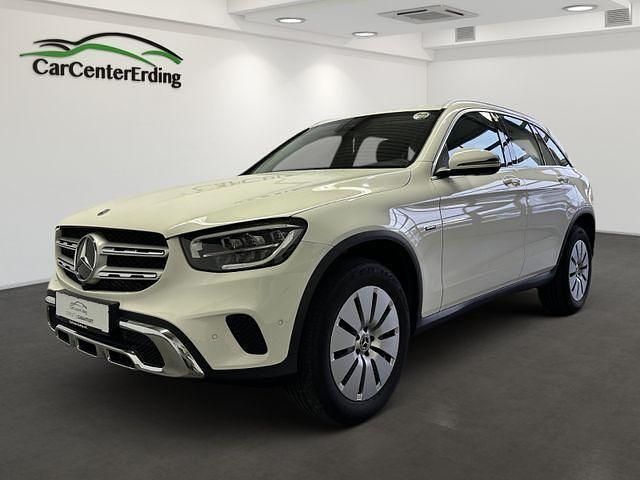Weiß Gebraucht 2021 Mercedes GLC300e SUV | 32.990 € (Guter Preis) - Bild 1/4